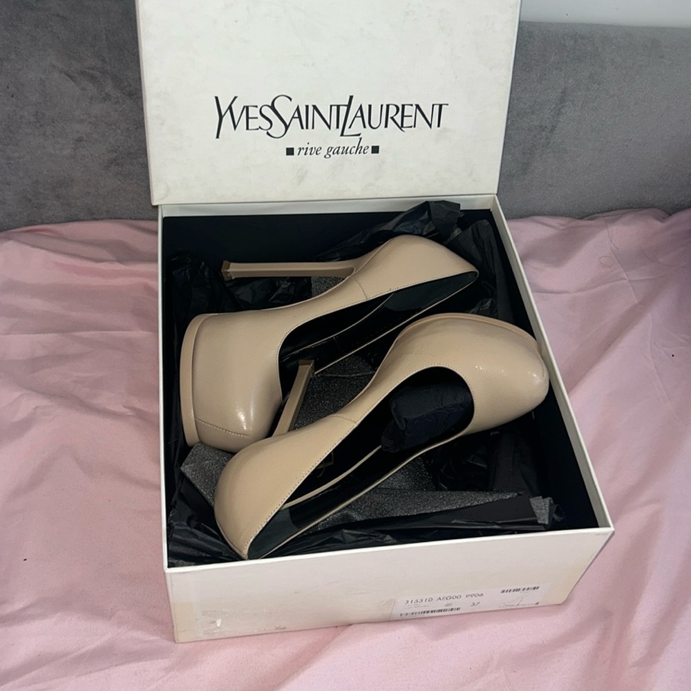 Ubers Saint Laurent YSL Nude Beige Platform Heels Never Worn